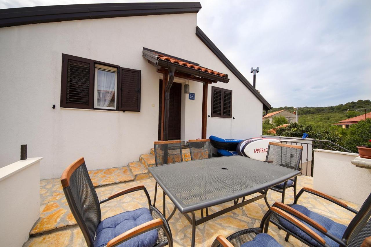 Kaprije Apartmani Tina I Ena Ngoại thất bức ảnh