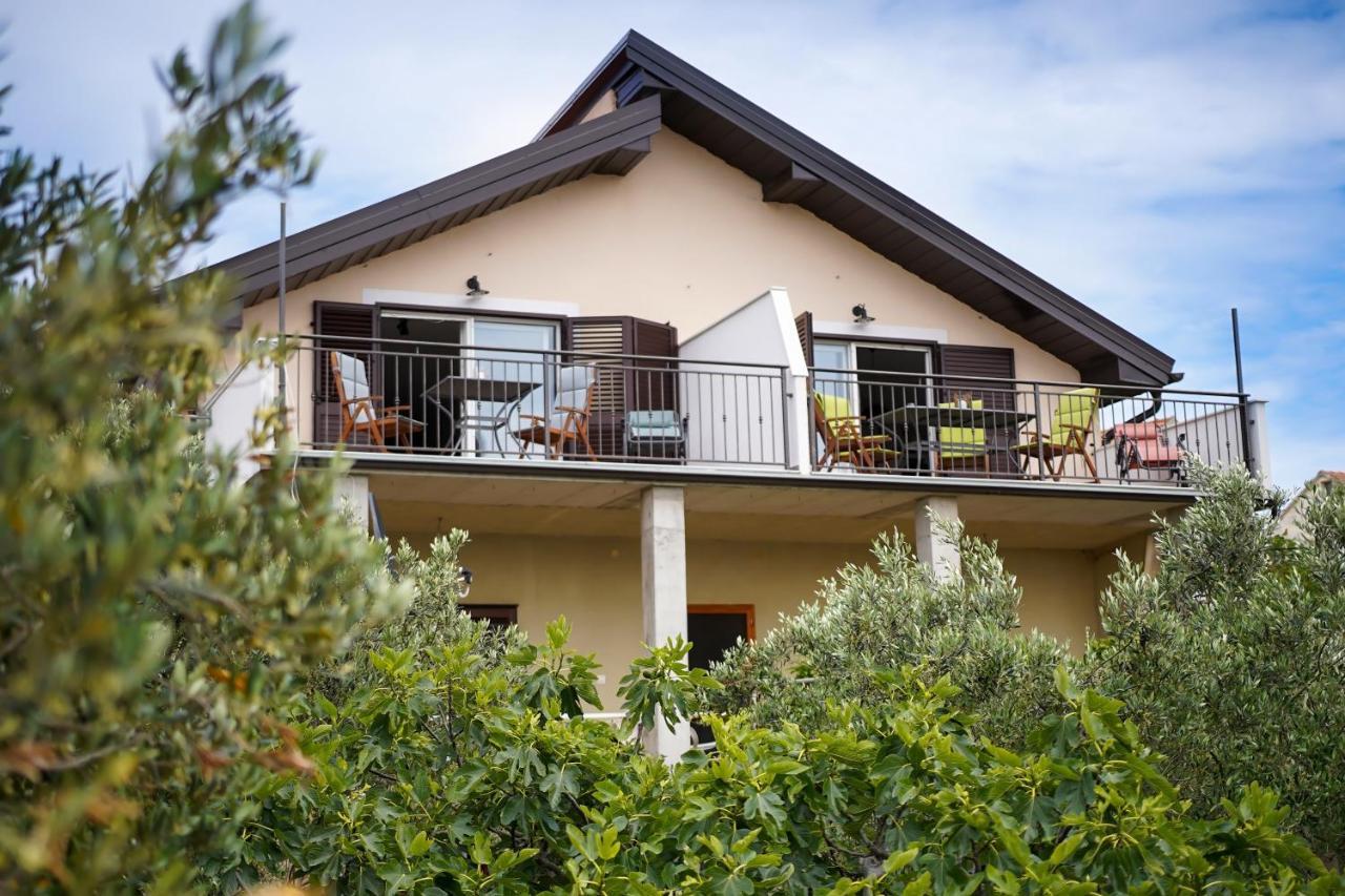 Kaprije Apartmani Tina I Ena Ngoại thất bức ảnh
