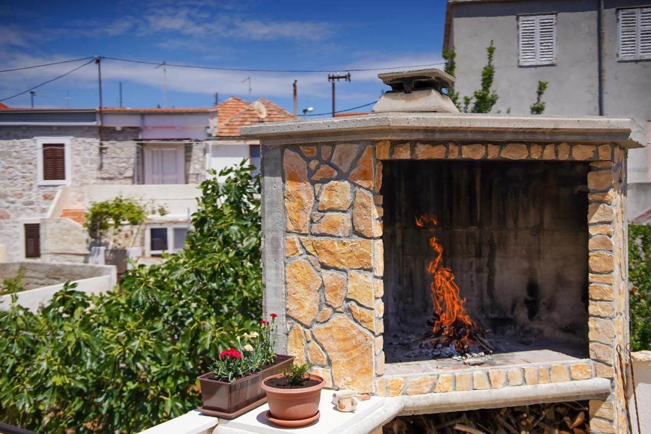 Kaprije Apartmani Tina I Ena Ngoại thất bức ảnh