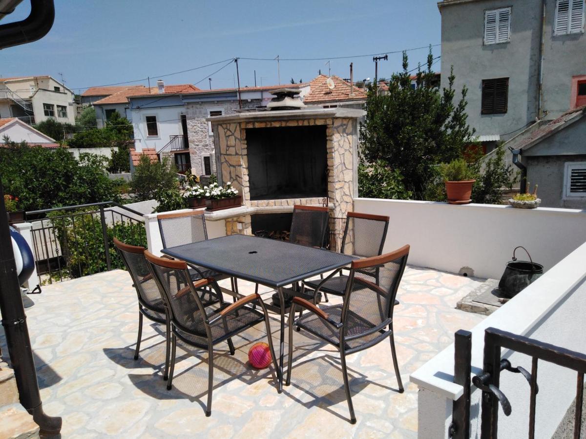 Kaprije Apartmani Tina I Ena Ngoại thất bức ảnh