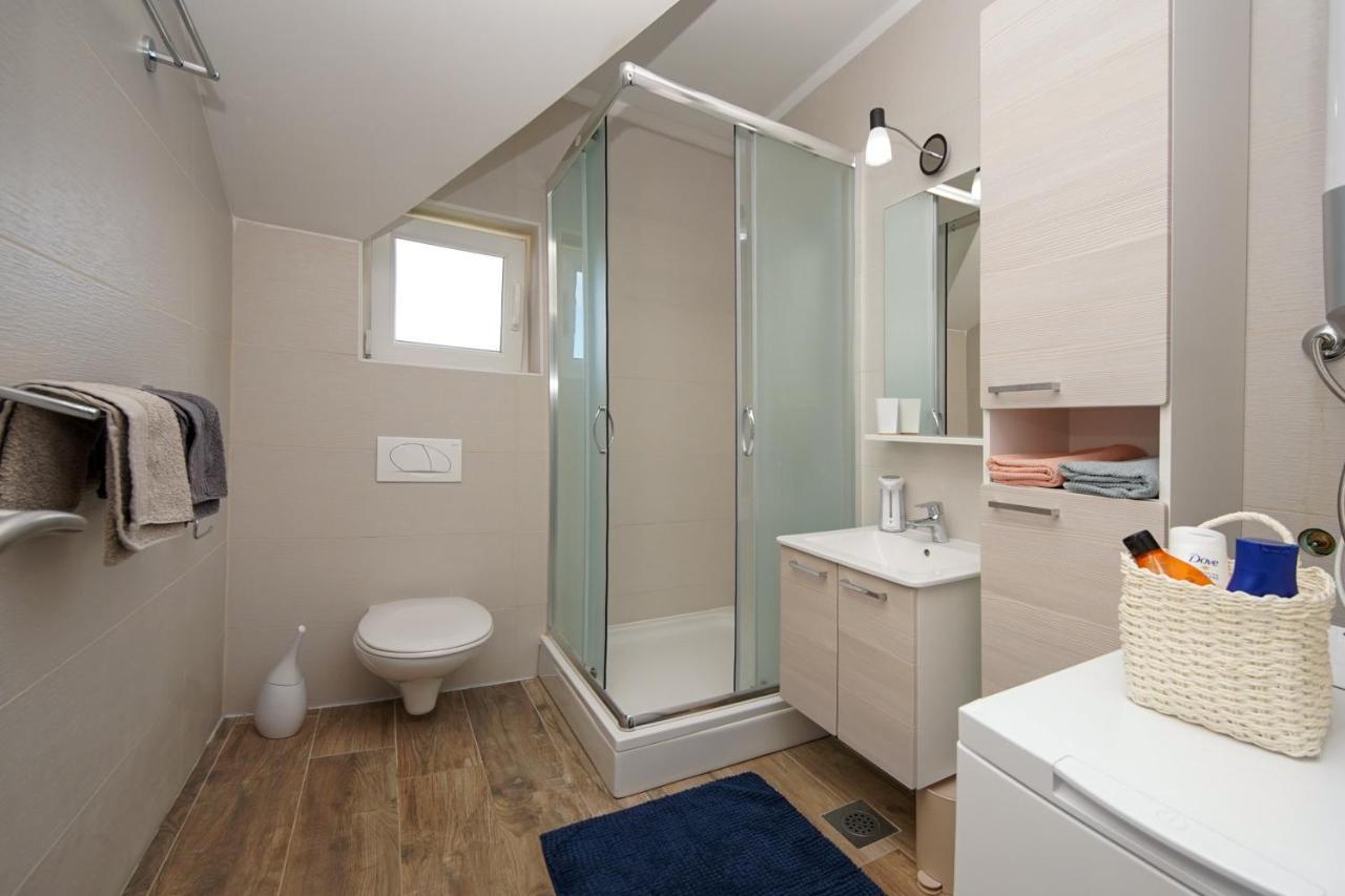 Kaprije Apartmani Tina I Ena Ngoại thất bức ảnh
