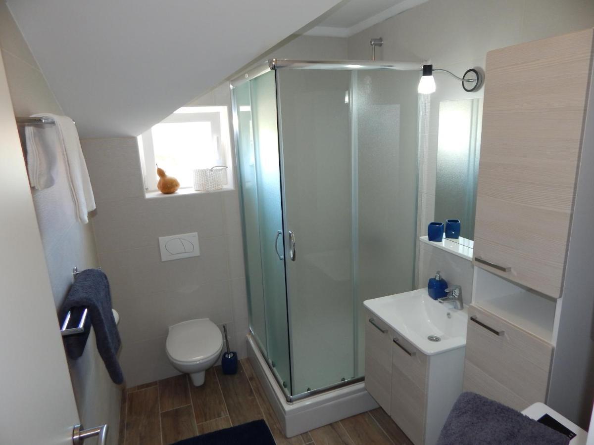 Kaprije Apartmani Tina I Ena Ngoại thất bức ảnh