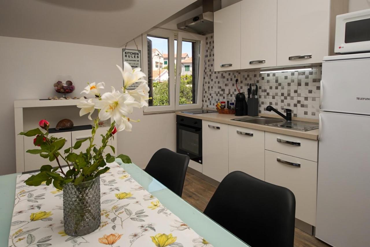 Kaprije Apartmani Tina I Ena Ngoại thất bức ảnh