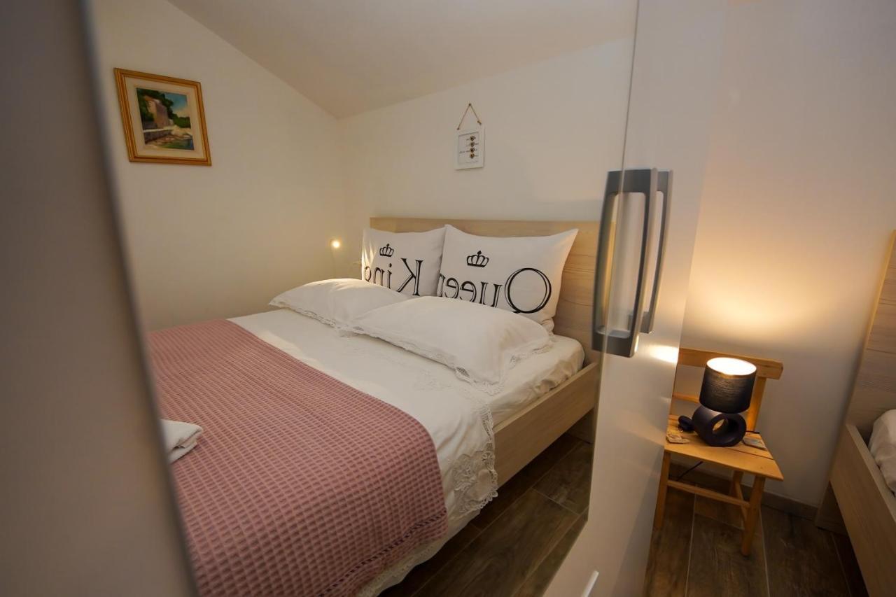 Kaprije Apartmani Tina I Ena Ngoại thất bức ảnh