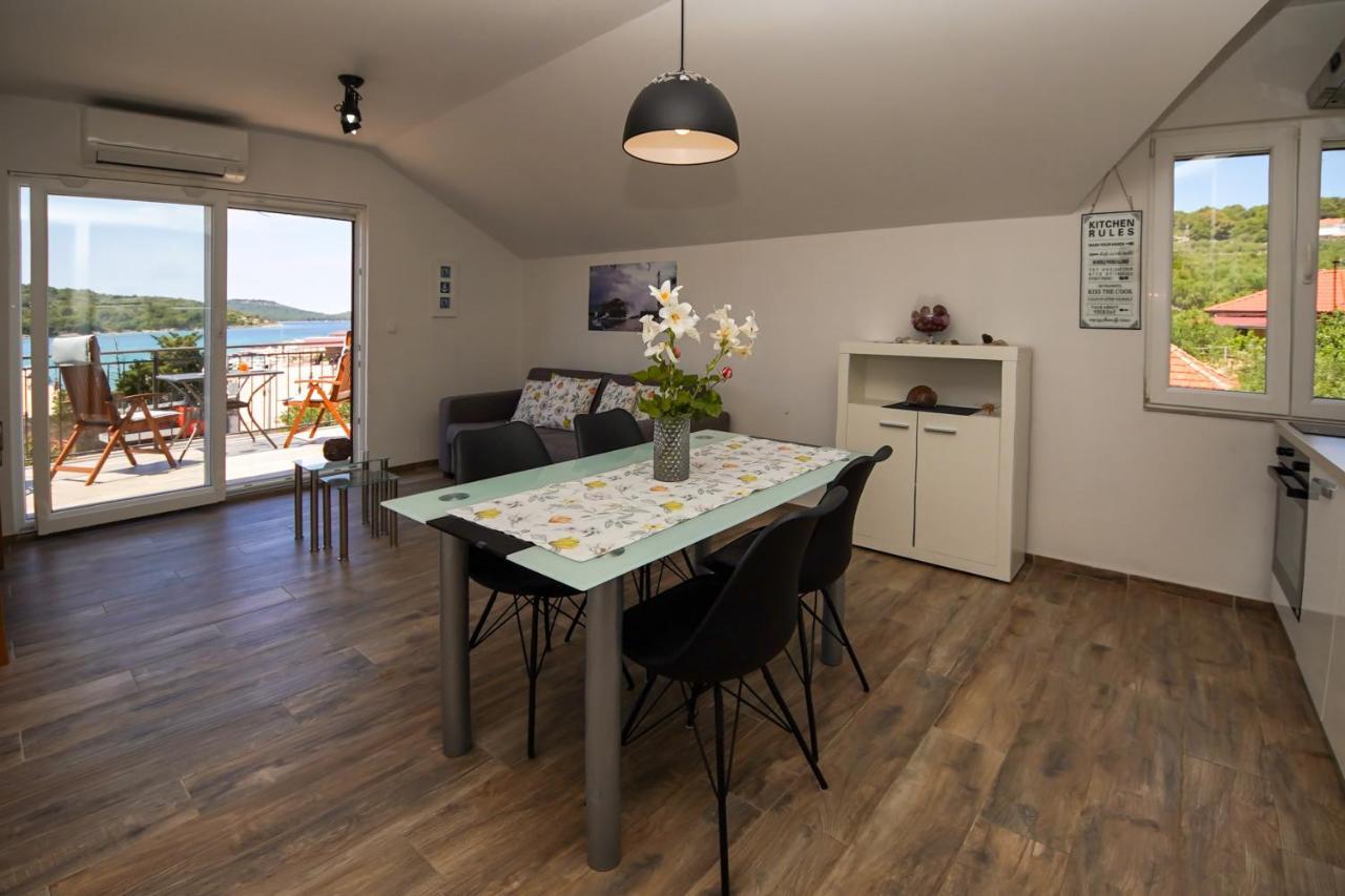 Kaprije Apartmani Tina I Ena Ngoại thất bức ảnh