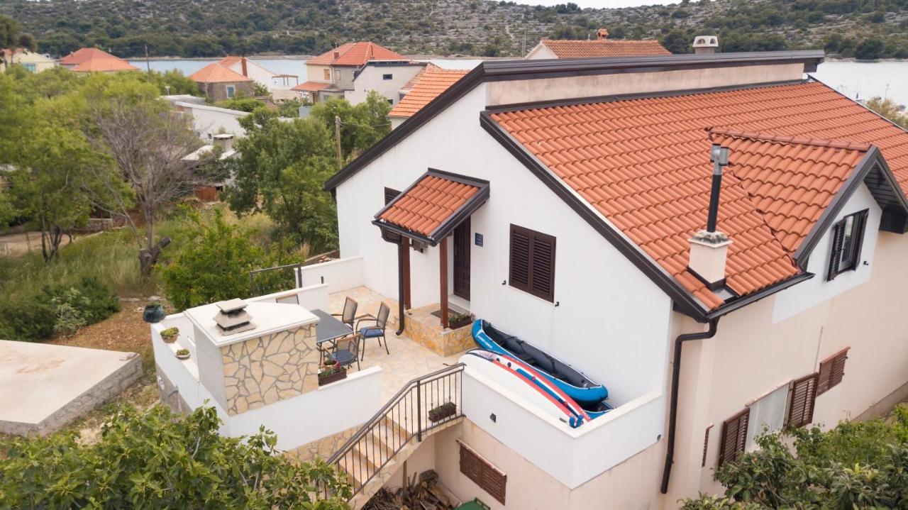 Kaprije Apartmani Tina I Ena Ngoại thất bức ảnh